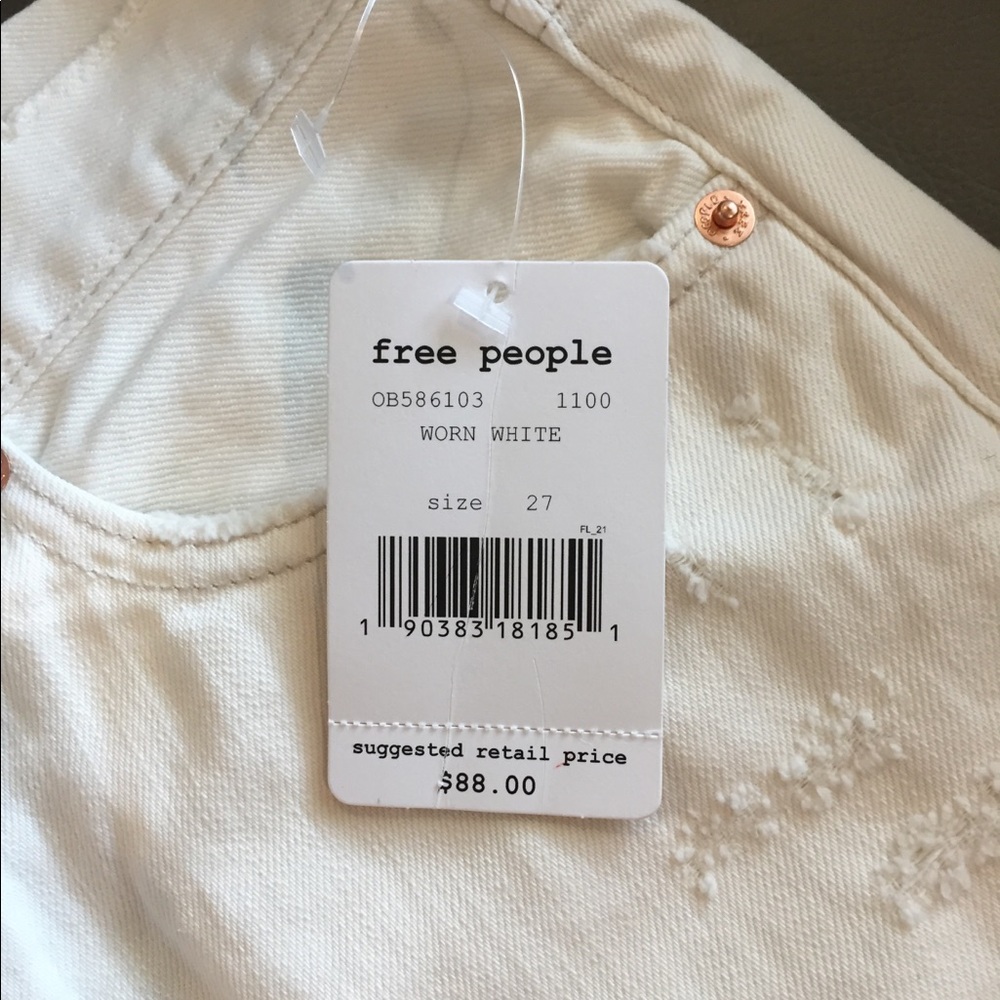 Free People Denim Shorts 27 Cream Crochet Distress - Picture 3 of 7